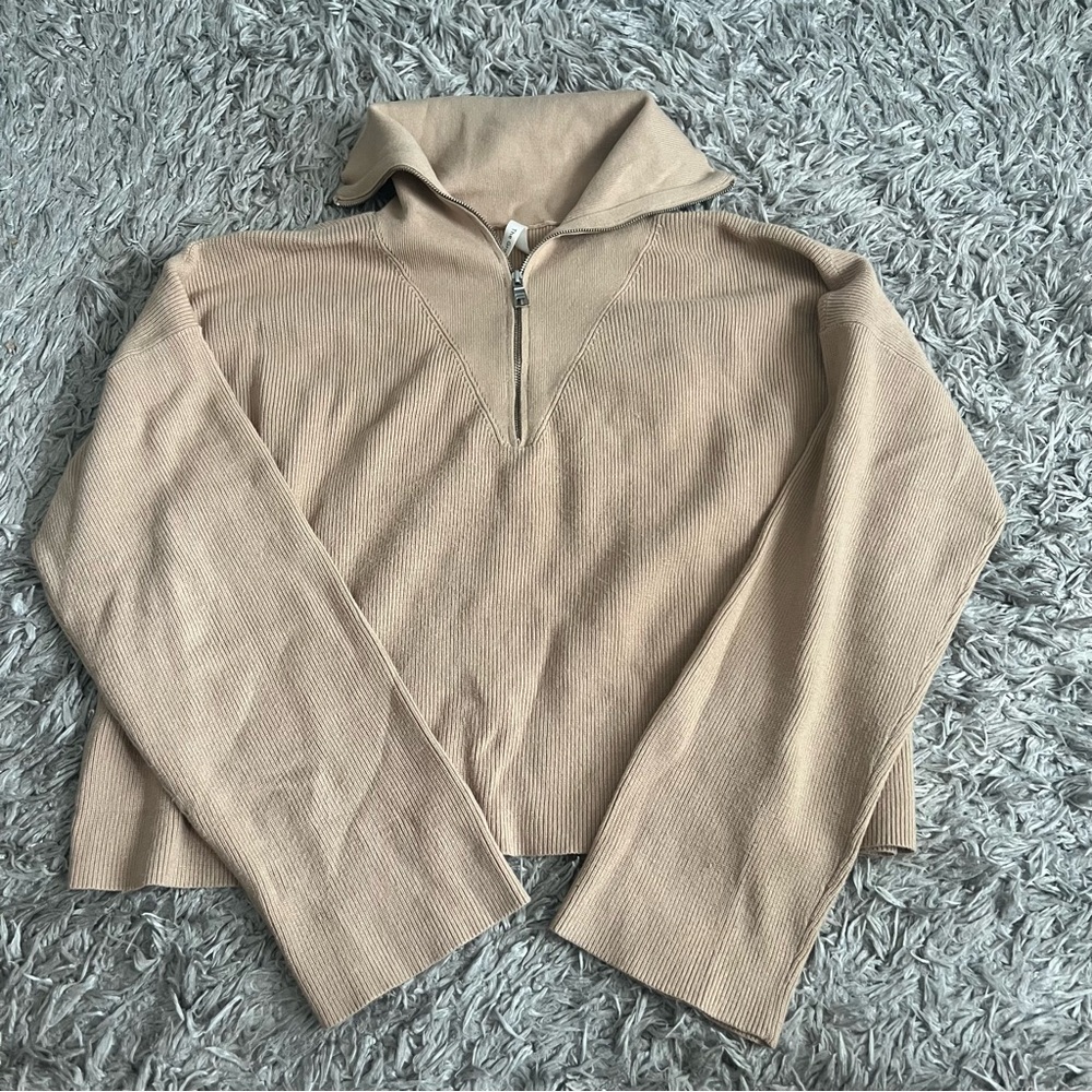 Aritzia Babaton Zip Up Sweater